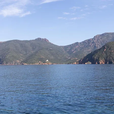 アパート De Mammo Osani